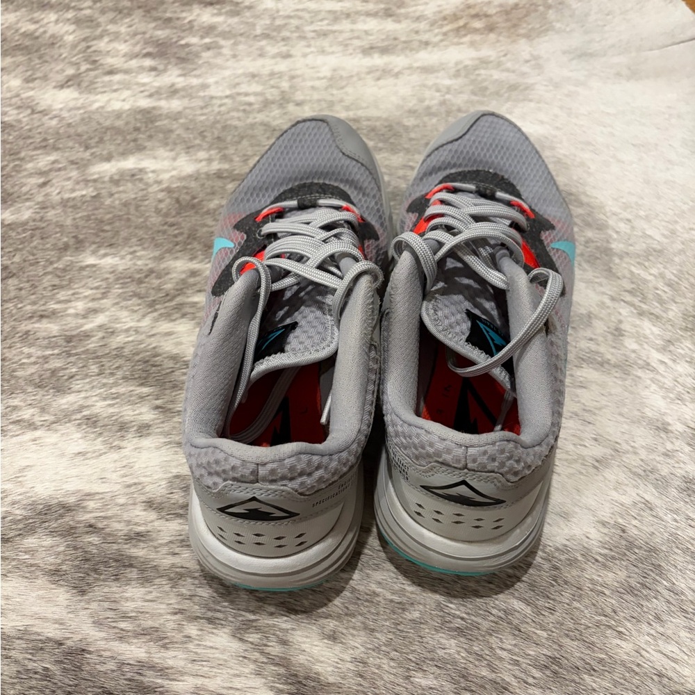 Nike Gray and Red Running Shoes - Picture 2 of 3